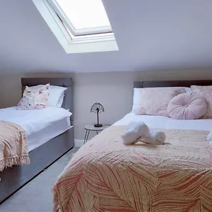 https://bloomfield-house.belfasthotelsireland.com