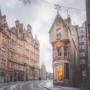 https://stylish-charming-retreat-for-2-city-centre.edinburghhotelsuk.org