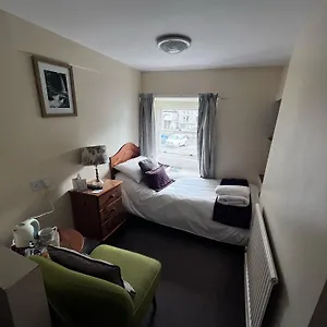 Oyo Cocketts Hotel